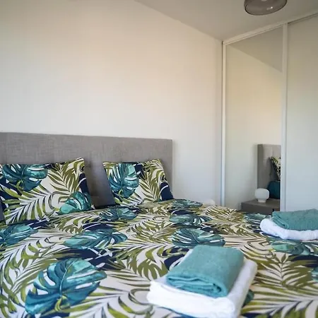 Guestready - Sky-high Comfort With Views Appartement Antibes